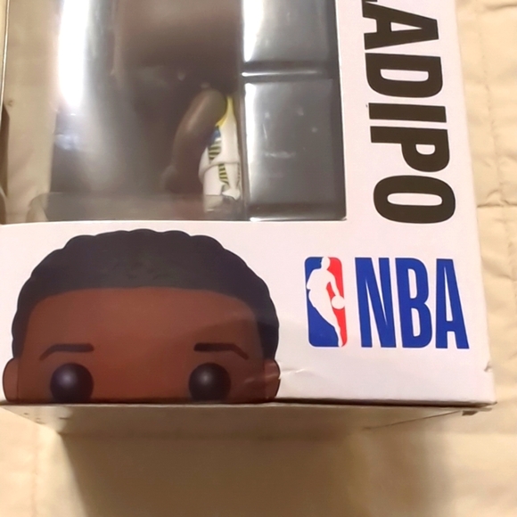 Funko Pop NBA Indiana Pacers Victor Oladipo Figure 58 - Picture 5 of 5